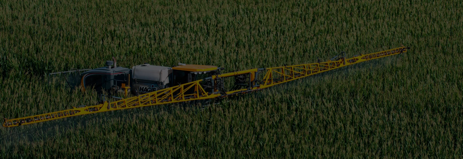 https://www.taranis.com/wp-content/uploads/2023/09/spraying-corn-fields.png